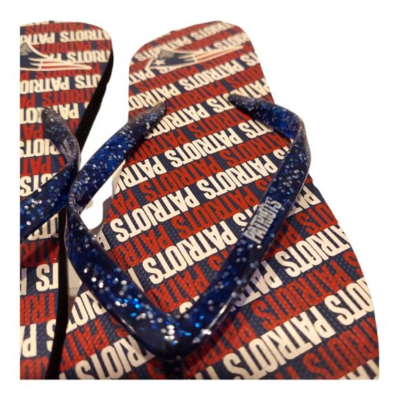 New England Patriot's Logo Team Spirit NFL Flip Flop Sandals Size Small - Picture 4 of 7